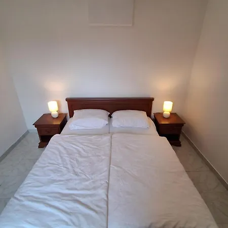 Me Living - - Stadtnaehe Apartment