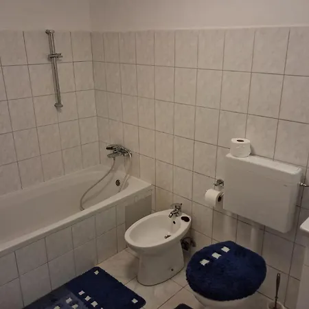 Me Living - - Stadtnaehe Appartamento Pola