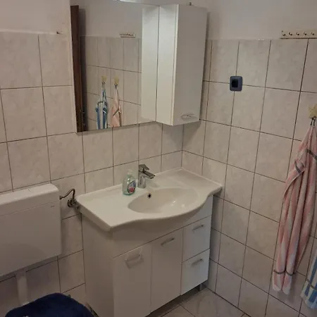 Me Living - - Stadtnaehe Appartement