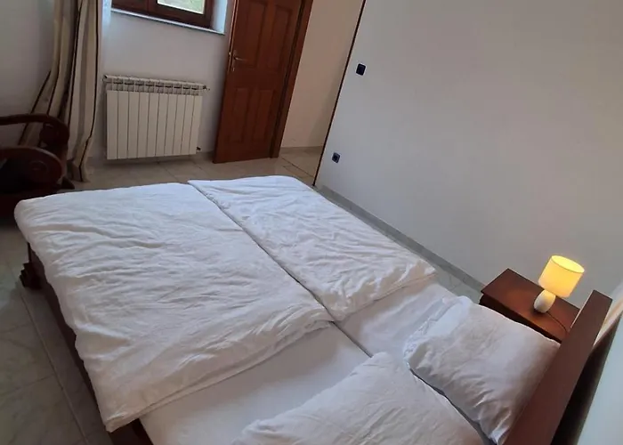 Me Living - - Stadtnaehe * Pola